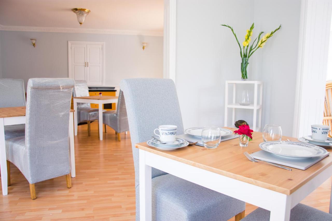 The Coast House And 3* Bognor Regis