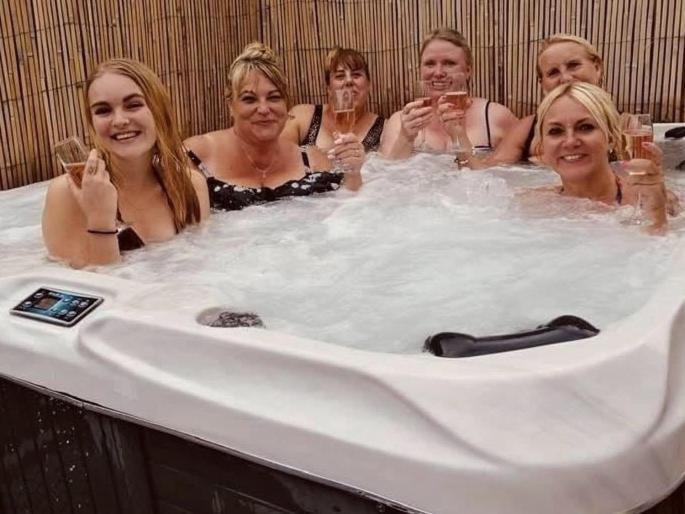 The Coast House And 3* Bognor Regis